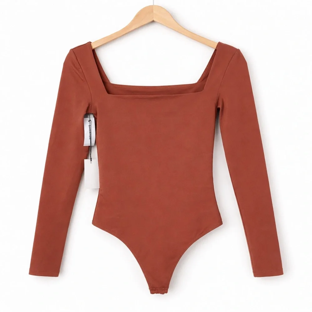 Babaton Contour Headway Bodysuit Rust Brown Square Neck Long Sleeve Small NWT - Picture 2 of 8